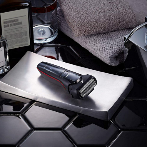 Pic 3 - Panasonic ES-LL21 Wet Dry Electric 3-Blade Shaver for Men - Deal Mania